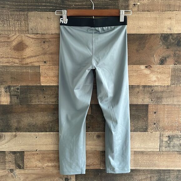 Nike Pro Women's Grey Capri Compression Dri‑fit Leggings Large Swoosh Small - Picture 3 of 9